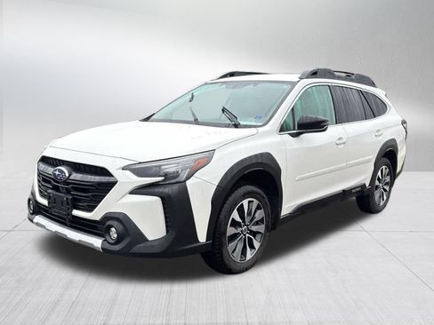 Used 2023 Subaru Outback Limited AWD/4WD image 7