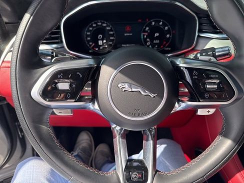 Used 2022 Jaguar F-PACE SVR image 17