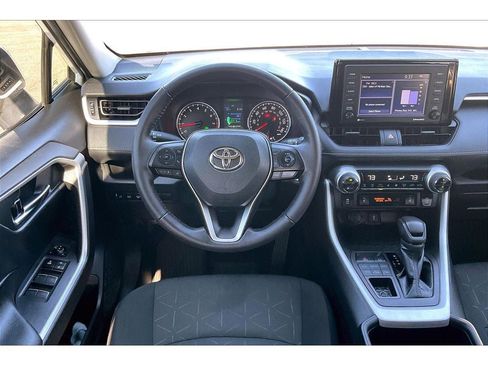 Used 2022 Toyota RAV4 XLE w/ XLE Grade Weather Package AWD/4WD image 6