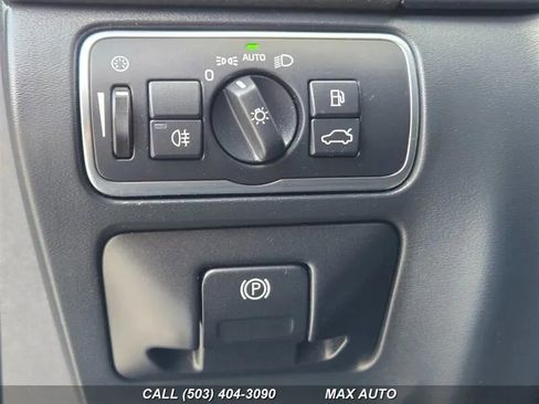 Used 2016 Volvo V60 T5 Cross Country image 29