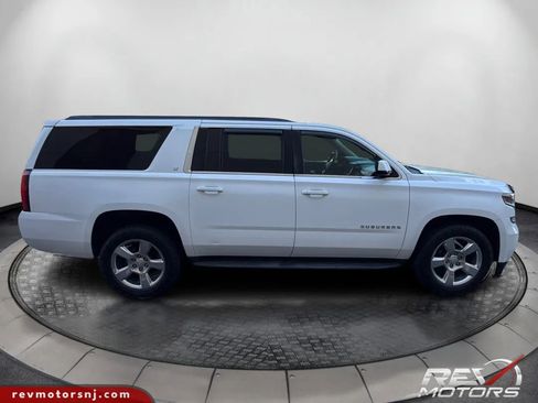 Used 2015 Chevrolet Suburban LT image 6