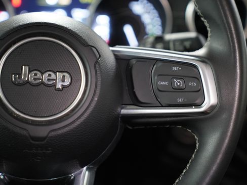 Used 2023 Jeep Wrangler Sahara image 19