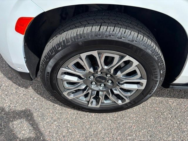 Certified 2023 GMC Yukon XL Denali Ultimate AWD/4WD image 11