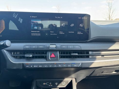 Used 2025 Kia K4 LXS image 17