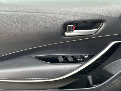 Used 2020 Toyota Corolla XSE image 11