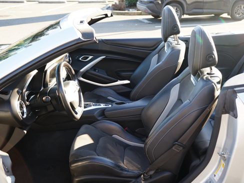 Used 2018 Chevrolet Camaro SS image 23