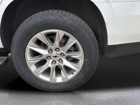 Used 2023 Chevrolet Tahoe Premier AWD/4WD image 18
