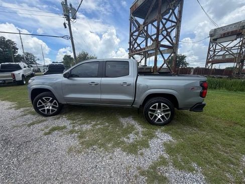 Used 2024 Chevrolet Colorado Z71 w/ Z71 Convenience Package 2 AWD/4WD image 2