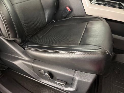 Used 2019 Ford F250 Lariat w/ Lariat Ultimate Package AWD/4WD image 29