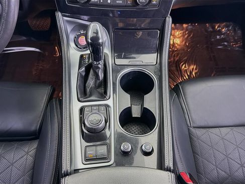 Used 2016 Nissan Maxima Platinum FWD image 16