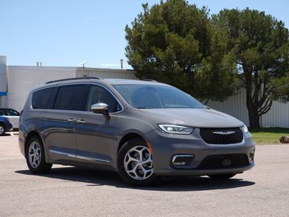 Used 2023 Chrysler Pacifica Limited
