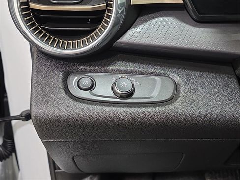 Used 2025 Chevrolet Trax ACTIV w/ Driver Confidence Package image 26