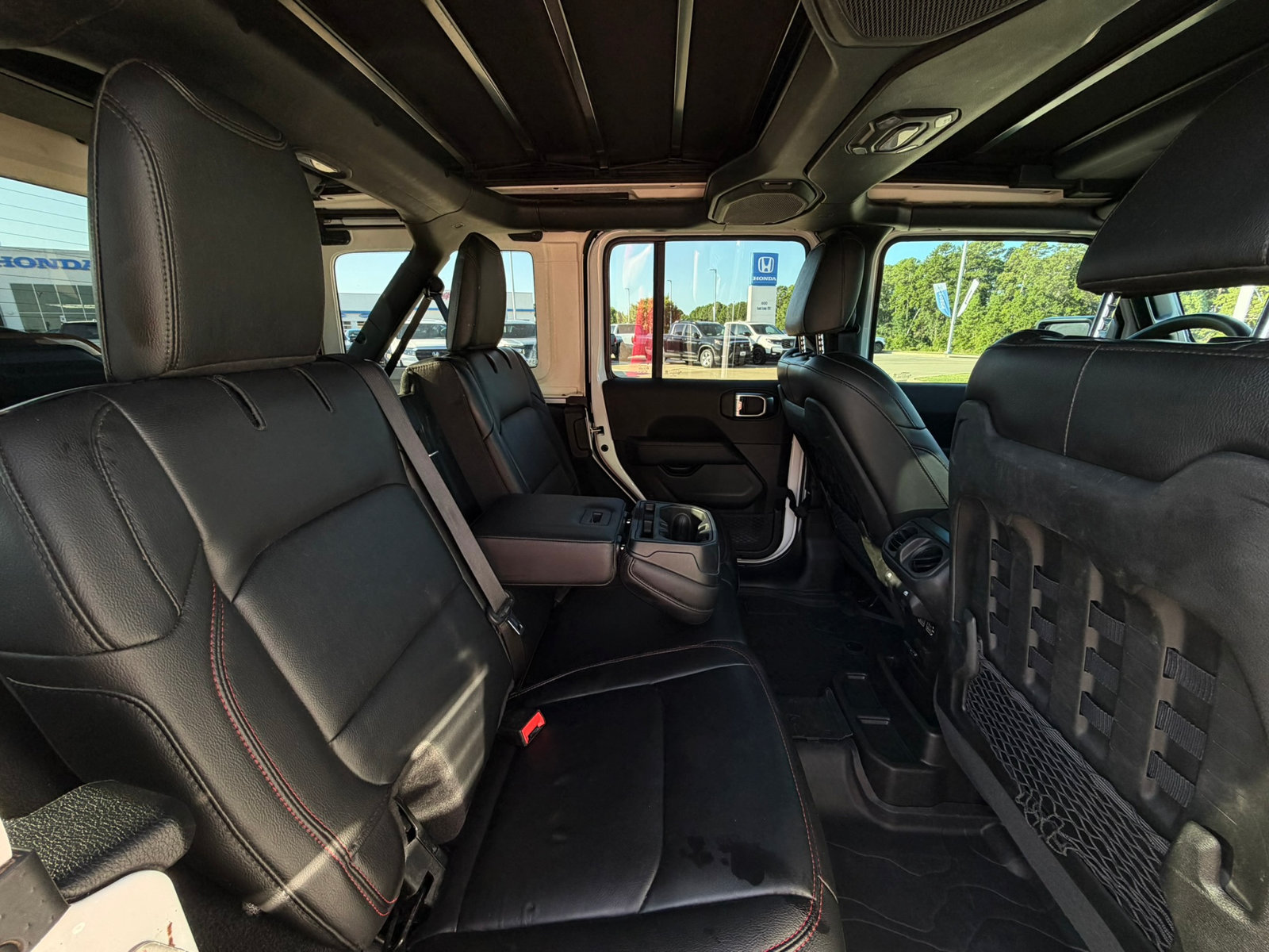 Used 2023 Jeep Wrangler Unlimited Rubicon AWD/4WD image 31