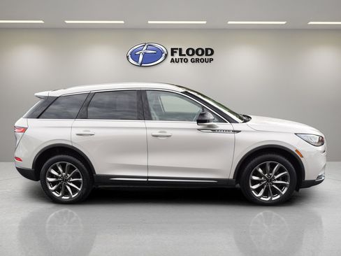 Used 2021 Lincoln Corsair AWD w/ Premium Package image 3