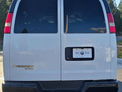 Used 2013 Chevrolet Express 3500 LS w/ Power Package image 7