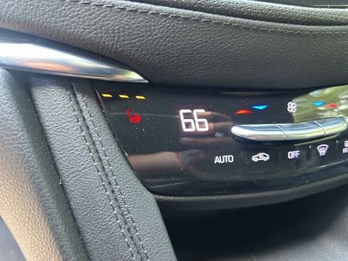 Used 2022 Cadillac XT5 Premium Luxury image 27