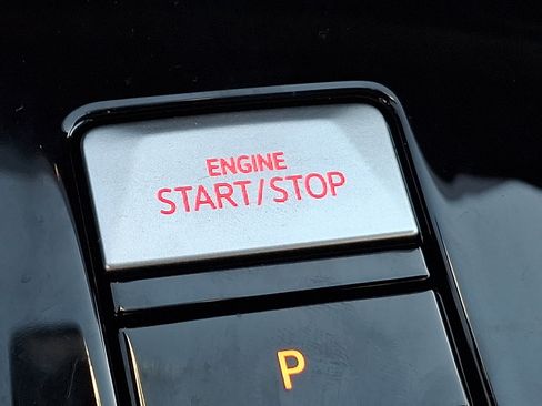 Used 2025 Volkswagen GTI SE image 22