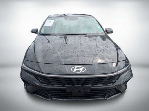 Used 2024 Hyundai Elantra Limited FWD image 8