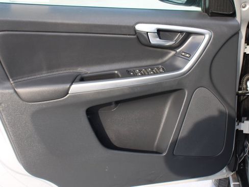 Used 2015 Volvo XC60 T5 Premier w/ Protection Package image 10