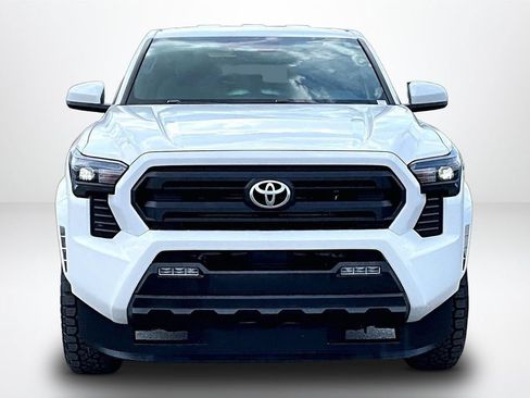 Used 2025 Toyota Tacoma SR5 AWD/4WD image 2