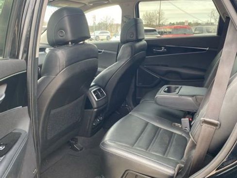Used 2017 Kia Sorento SX image 10