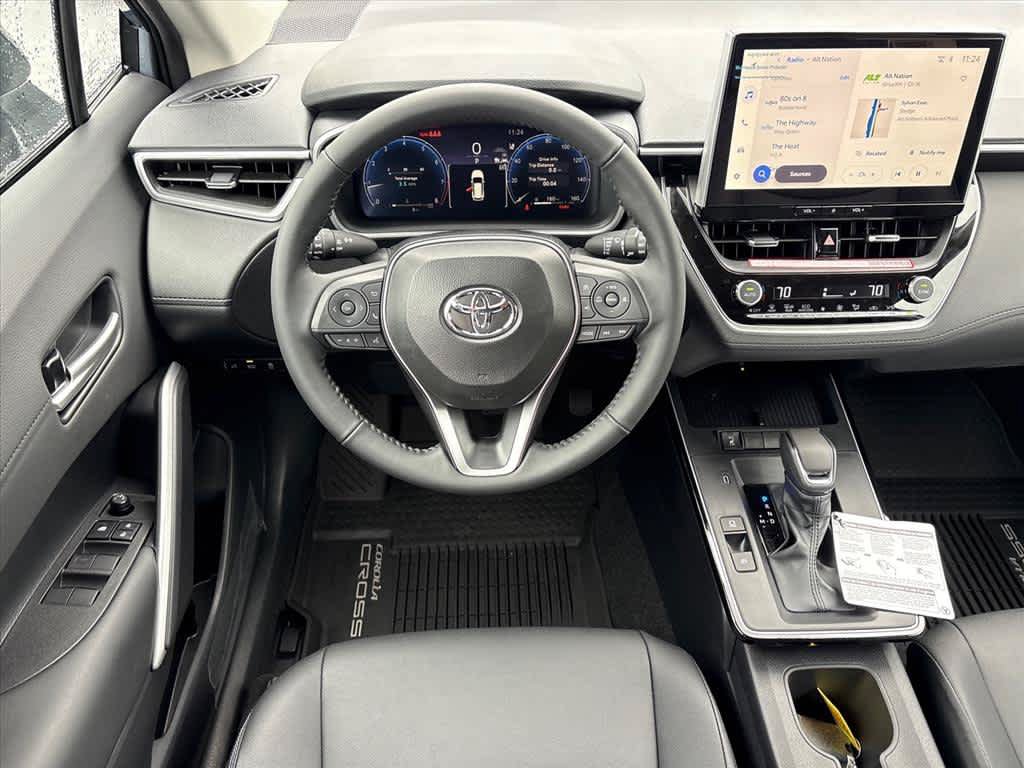 Used 2026 Toyota Corolla Cross XLE w/ Convenience Package FWD image 4