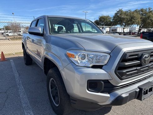 Used 2018 Toyota Tacoma SR5 image 3