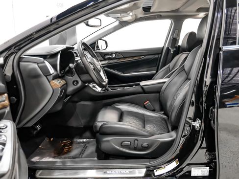 Used 2017 Nissan Maxima Platinum FWD image 21