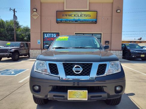Used 2013 Nissan Frontier SV w/ SV Value Truck Pkg AWD/4WD image 9