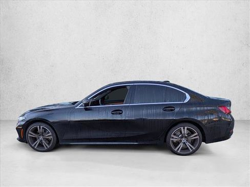 Used 2024 BMW 330i Sedan w/ Premium Package image 9