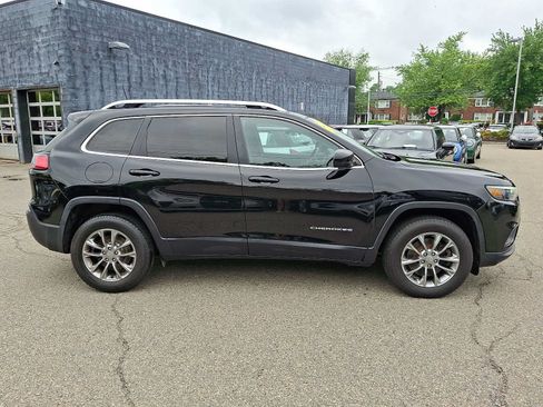 Used 2019 Jeep Cherokee Latitude Plus AWD/4WD image 8