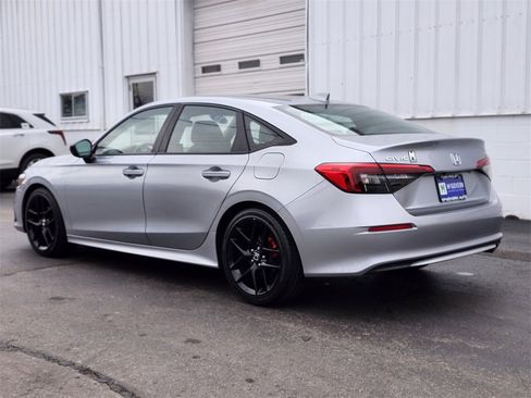 Used 2023 Honda Civic Sport image 3