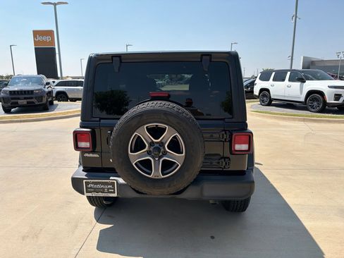 Used 2020 Jeep Wrangler Unlimited Sport S AWD/4WD image 4