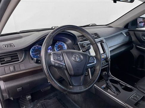 Used 2017 Toyota Camry XLE image 10