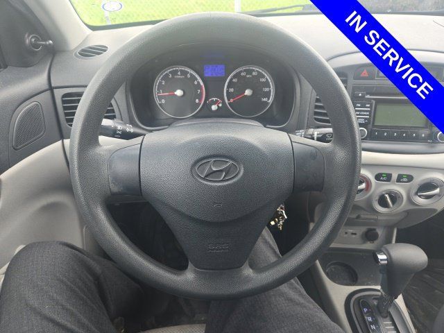 Used 2011 Hyundai Accent GLS FWD image 4