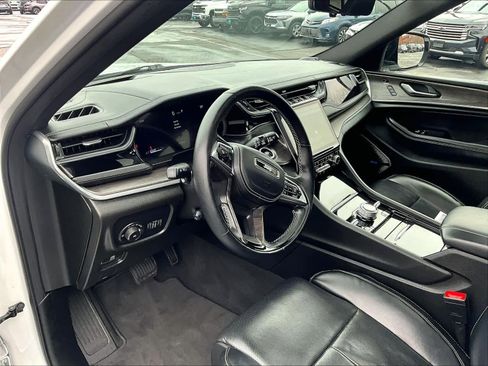 Used 2022 Jeep Grand Cherokee Overland w/ Adv Protech Group III image 8