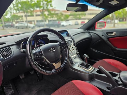 Used 2013 Hyundai Genesis 3.8 RWD image 27