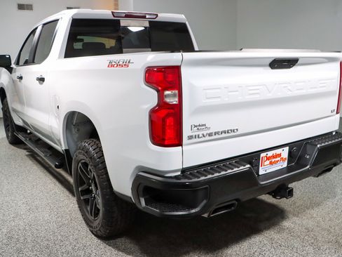 Used 2021 Chevrolet Silverado 1500 LT Trail Boss w/ Convenience Package II image 9
