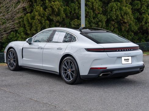 Certified 2025 Porsche Panamera image 4