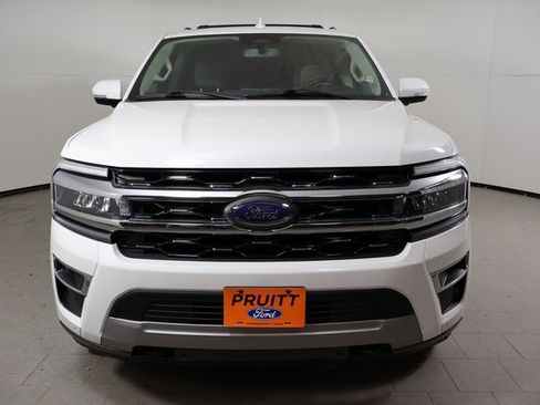 Used 2022 Ford Expedition Limited image 2