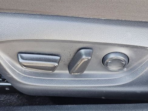 Used 2020 Toyota Camry LE image 15