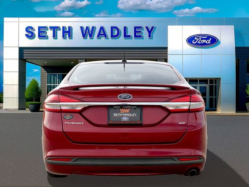 Used 2017 Ford Fusion SE w/ Equipment Group 201A image 4