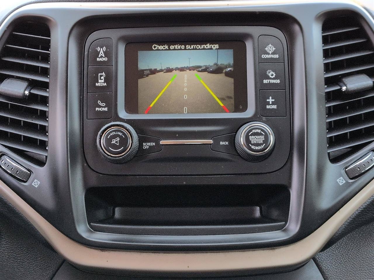 Used 2017 Jeep Cherokee Sport FWD image 24