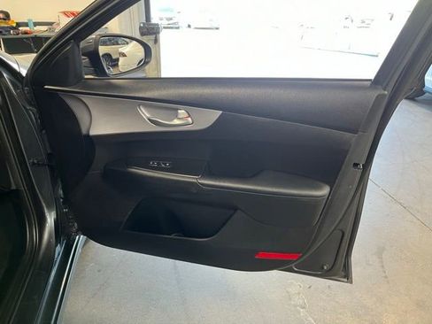 Used 2024 Kia Forte LXS FWD image 11