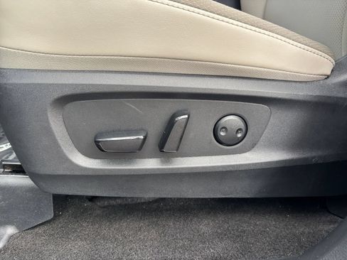 Used 2026 Nissan Pathfinder SL FWD image 21