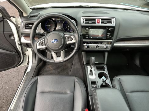 Used 2017 Subaru Outback 3.6R Limited image 11