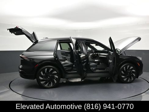 Used 2025 Lincoln Nautilus Reserve w/ Jet Appearance Package AWD/4WD image 38