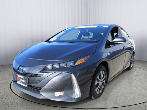Used 2020 Toyota Prius Prime LE image 4