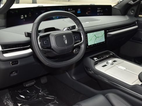 New 2027 Lincoln Navigator Reserve w/ Jet Appearance Package AWD/4WD image 38