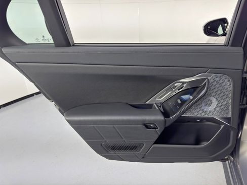 Used 2023 BMW i7 xDrive60 image 55